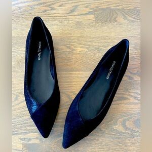 Brand new Donald Pliner black pointed toe flats, as 7.5